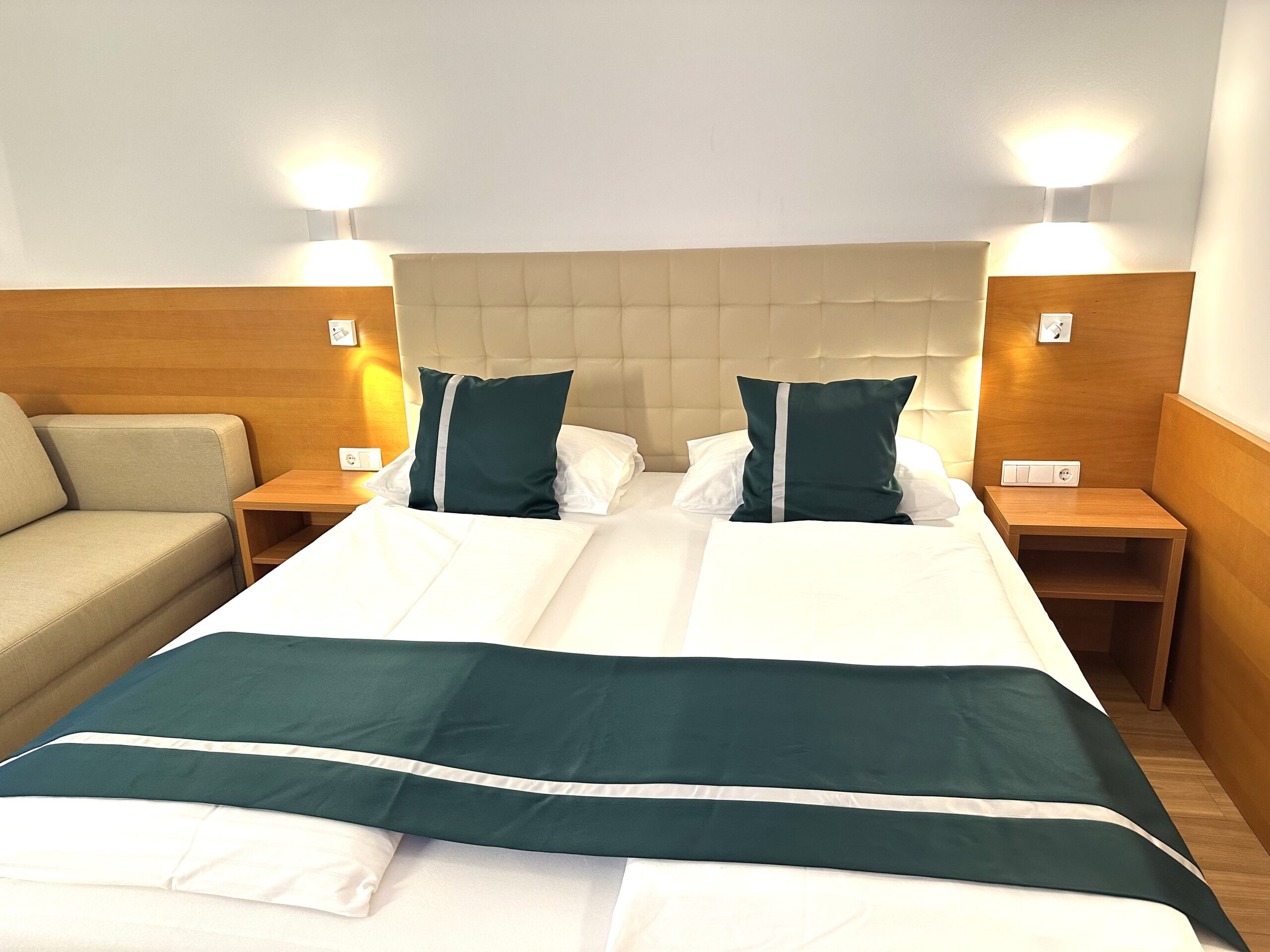 Doppelzimmer 8
